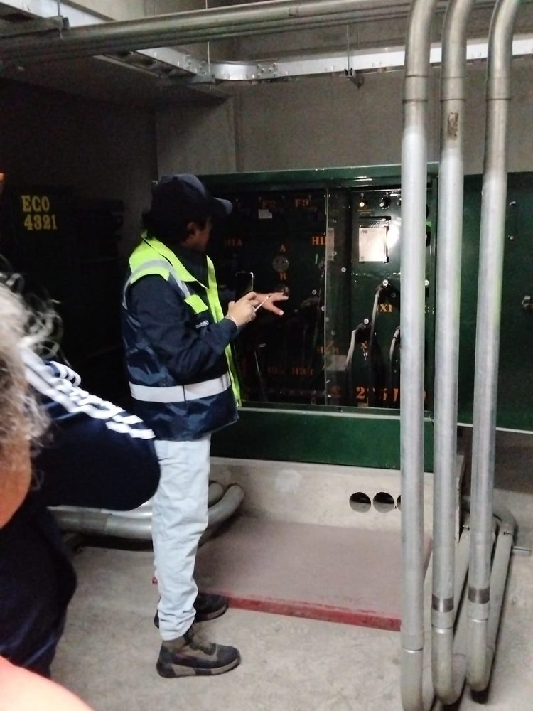 Inspección de subestación eléctrica por personal de TID